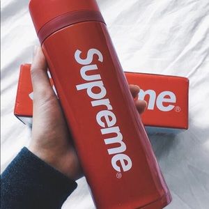 SUPREME MUG